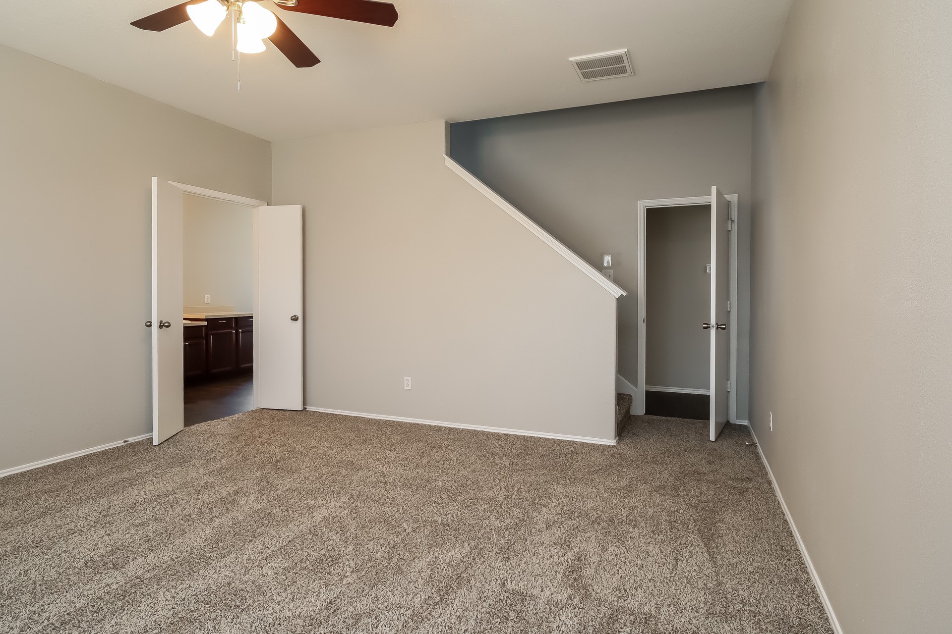 8610 Sunny Gallop Drive Property Photo 11