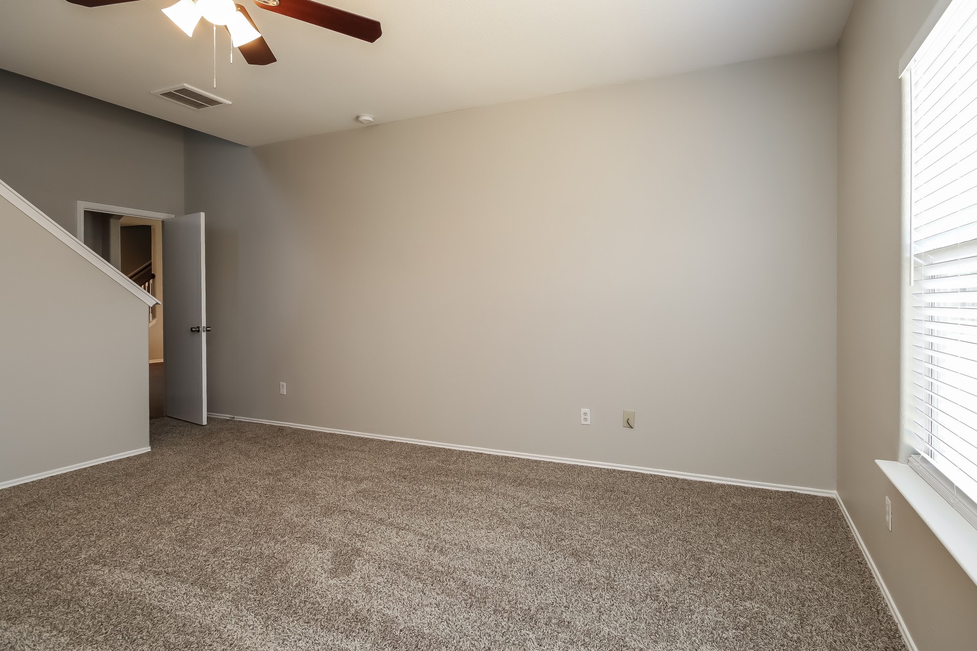 8610 Sunny Gallop Drive Property Photo 13