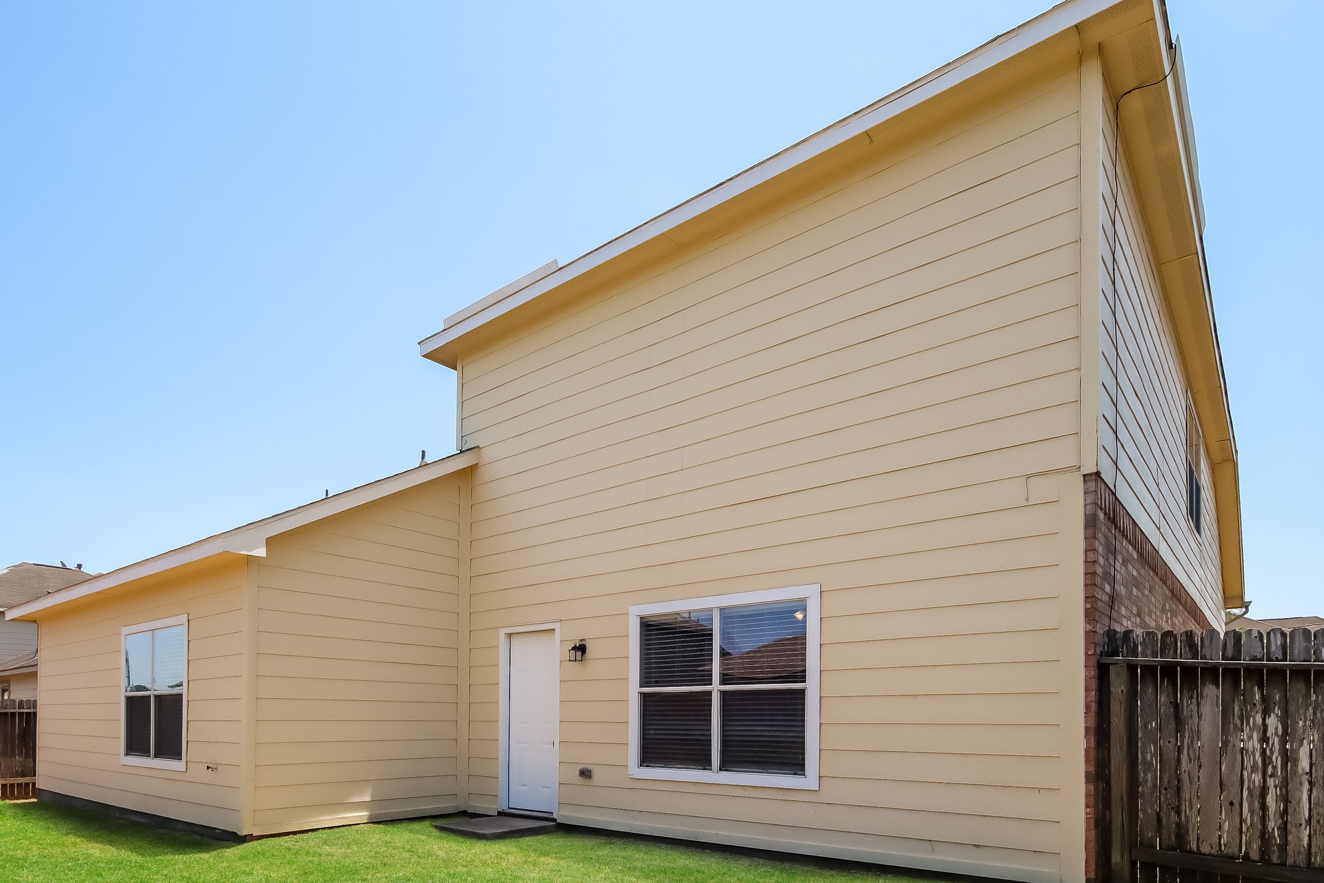 8610 Sunny Gallop Drive Property Photo 17