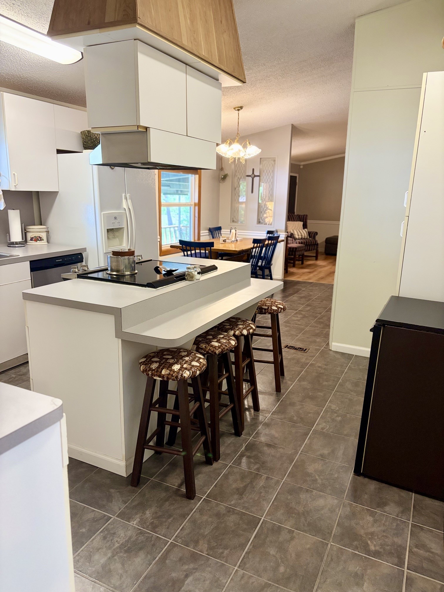 860 Plum Tree Property Photo 8