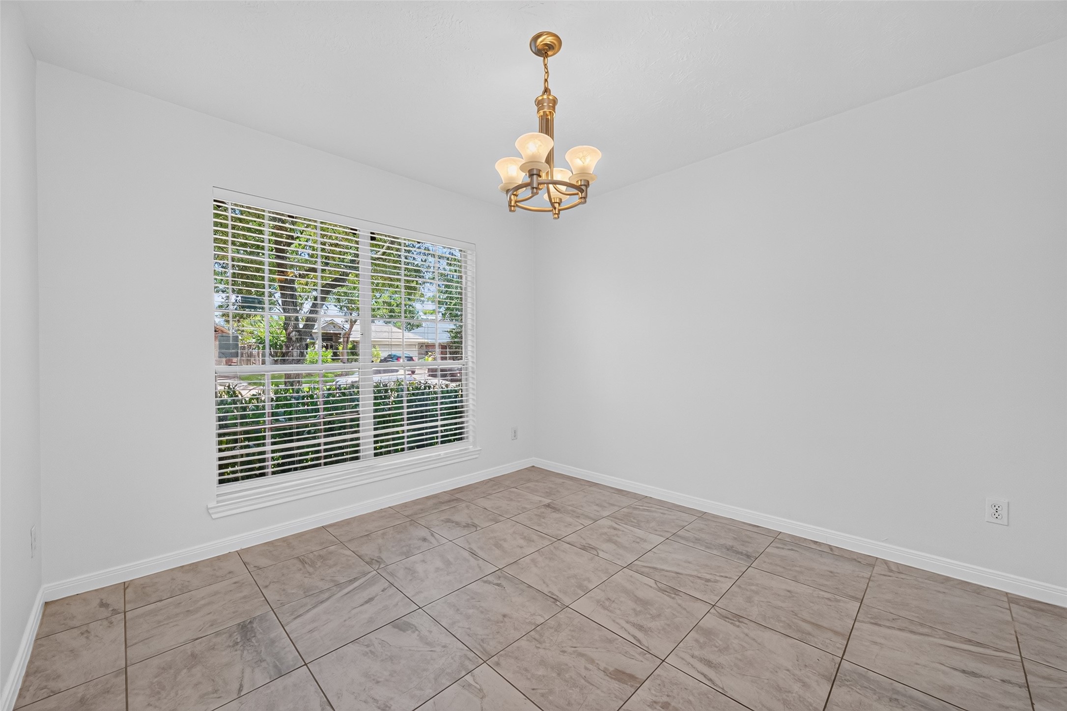 16407 Leedswell Lane Property Photo 11