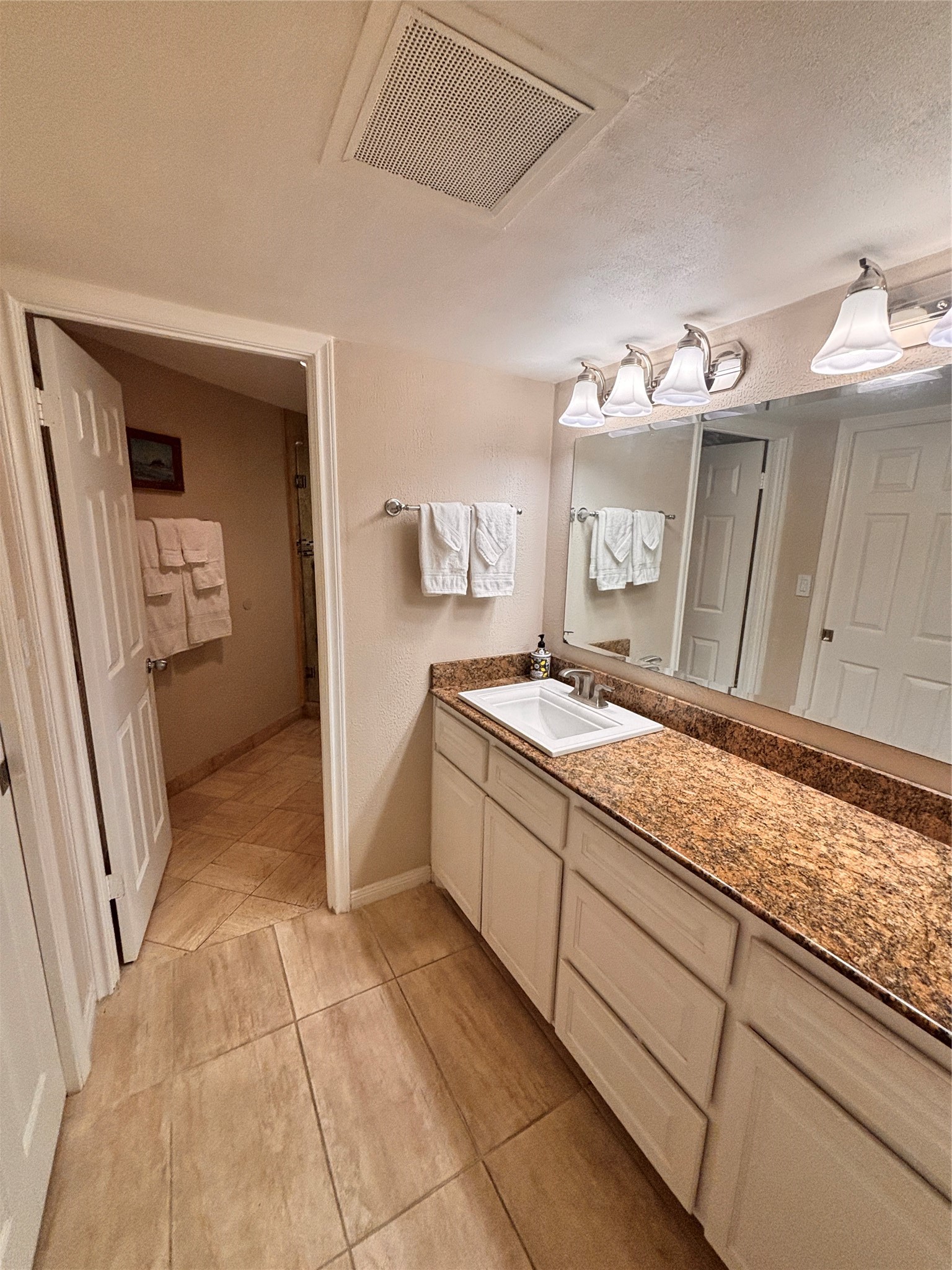 1111 Bering Drive 1205 Property Photo 16