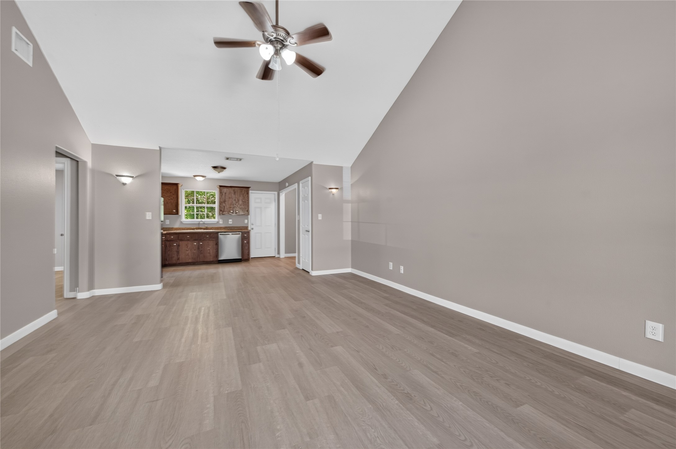 5440 Highline Drive Property Photo 6