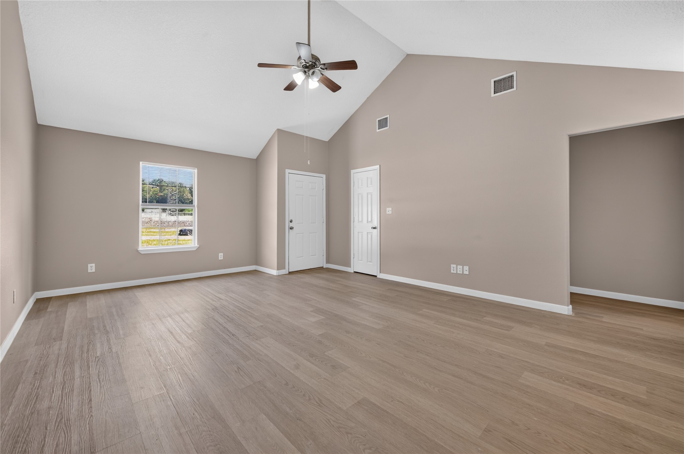 5440 Highline Drive Property Photo 8