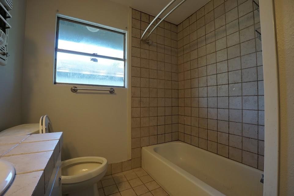 206 Carnation Street, Lake Jackson Tx 77566 Property Photo 9