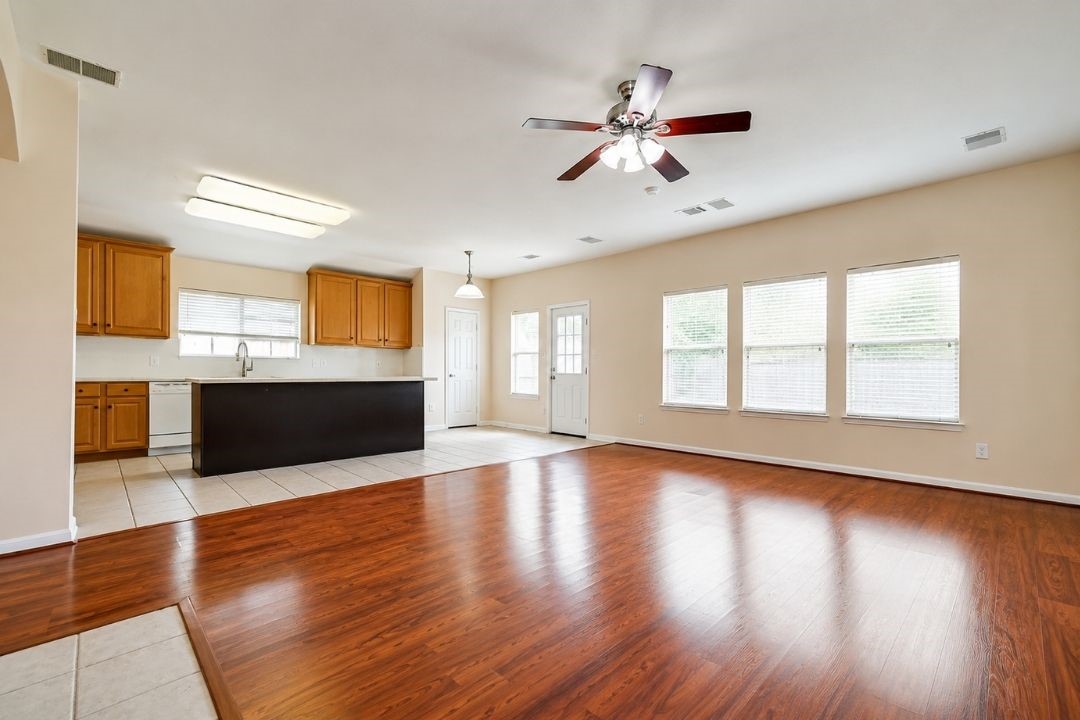 5402 Rosehaven Court Property Photo 6