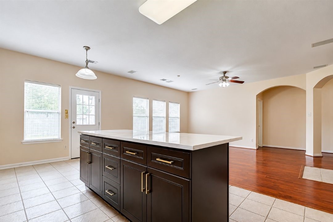 5402 Rosehaven Court Property Photo 7