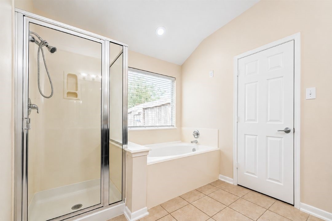 5402 Rosehaven Court Property Photo 13