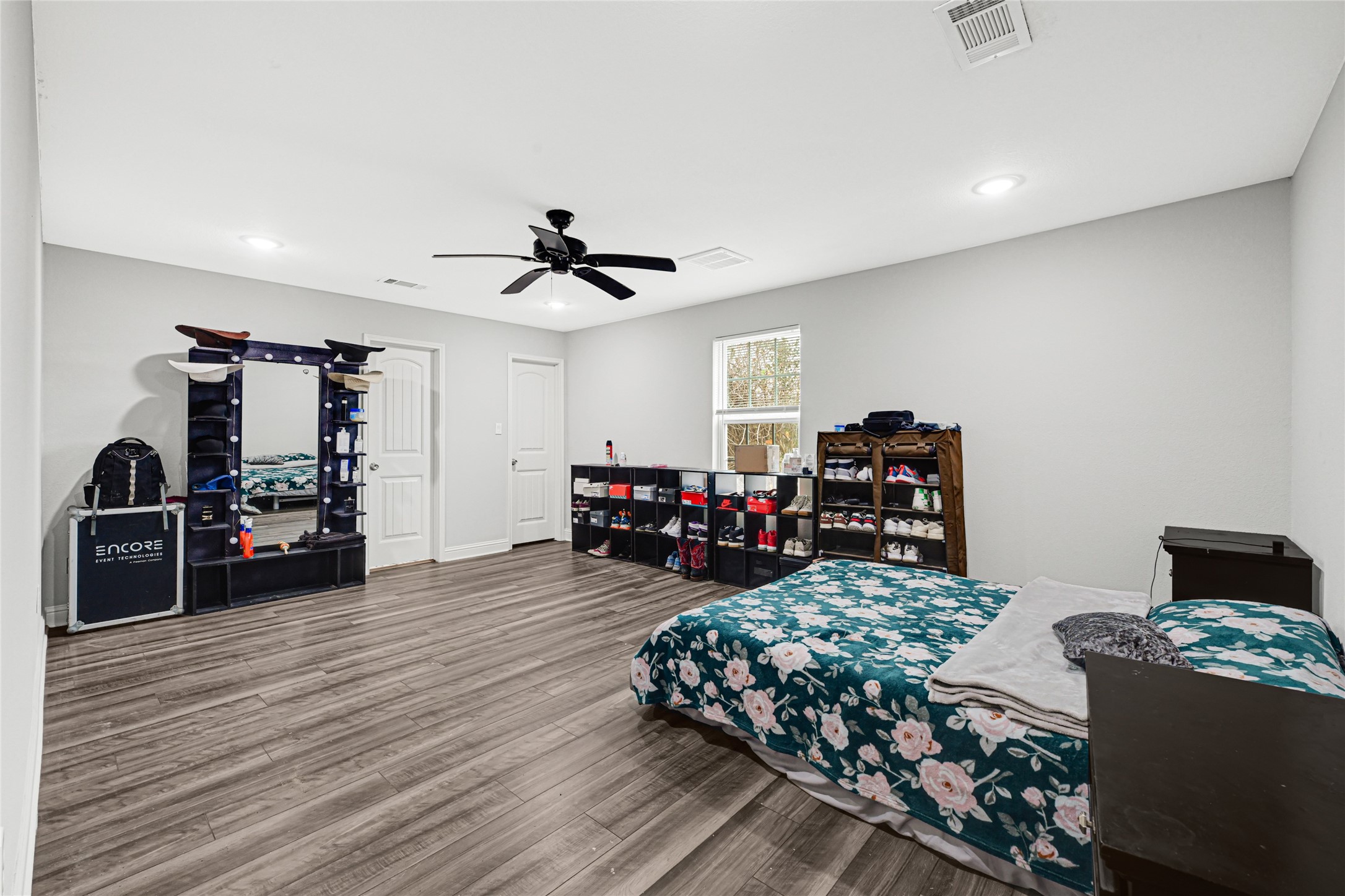1300 Cypress Street Property Photo 19
