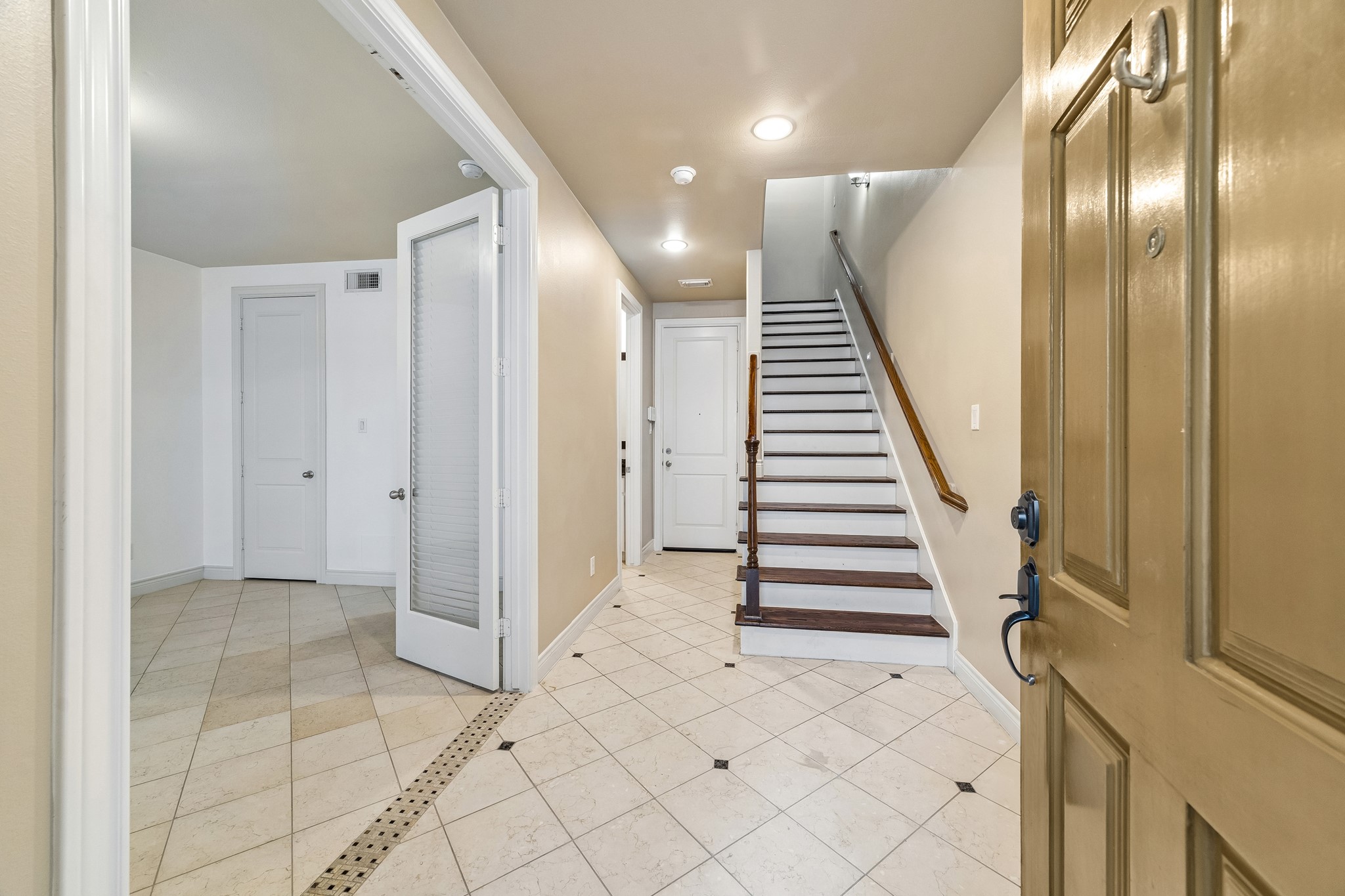 2617 Capitol Street Property Photo 10