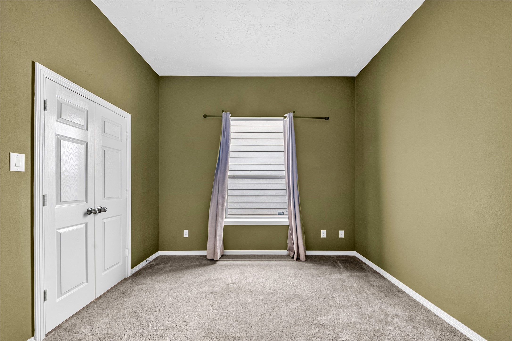 1470 Sherwood Park Circle Property Photo 6