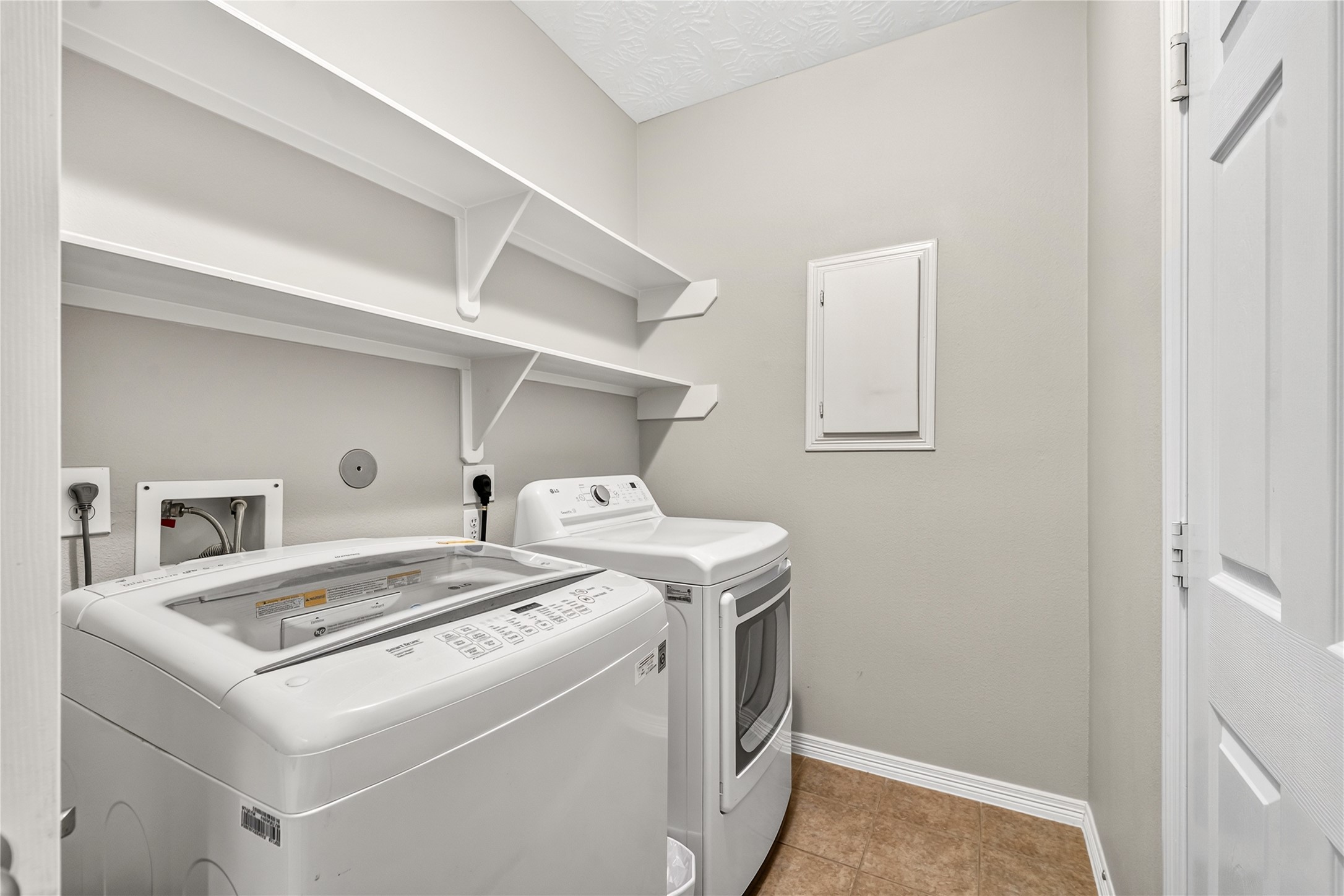 1470 Sherwood Park Circle Property Photo 11