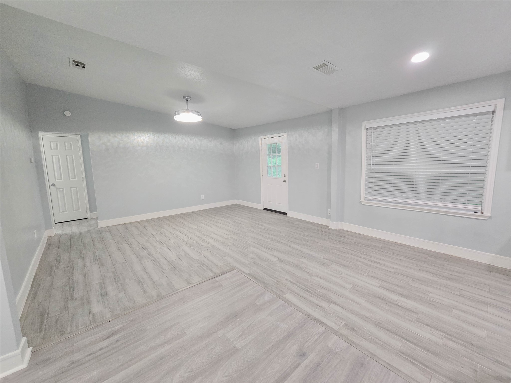 7007 Bellaire Boulevard Property Photo 4