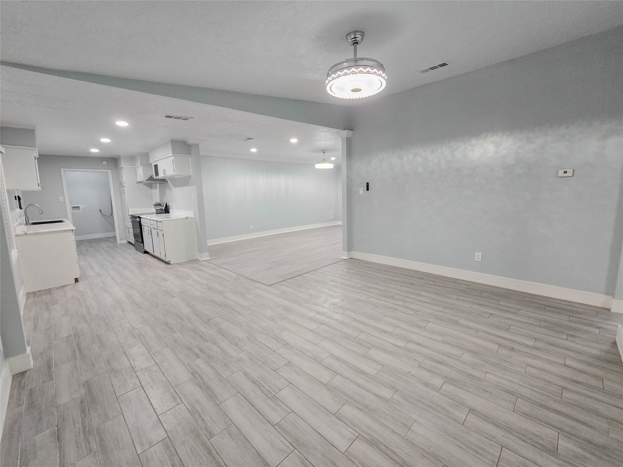 7007 Bellaire Boulevard Property Photo 5