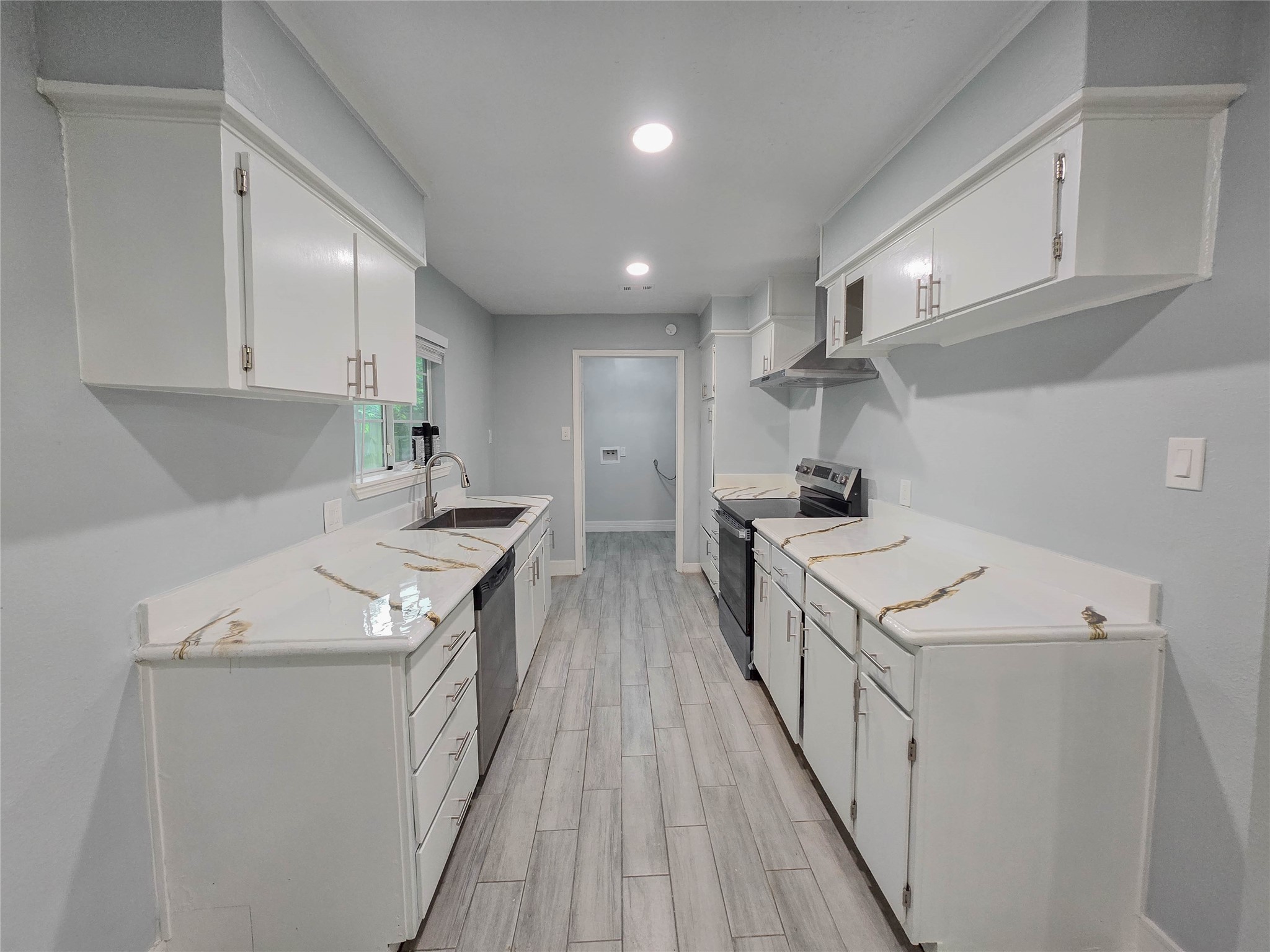 7007 Bellaire Boulevard Property Photo 7