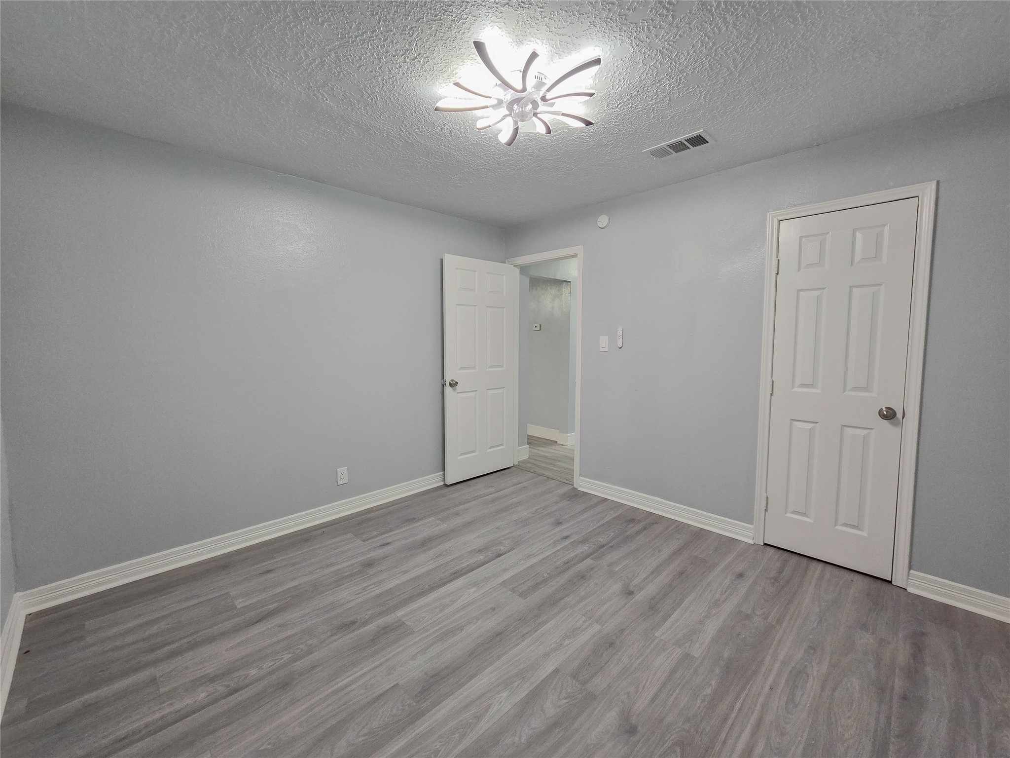7007 Bellaire Boulevard Property Photo 16