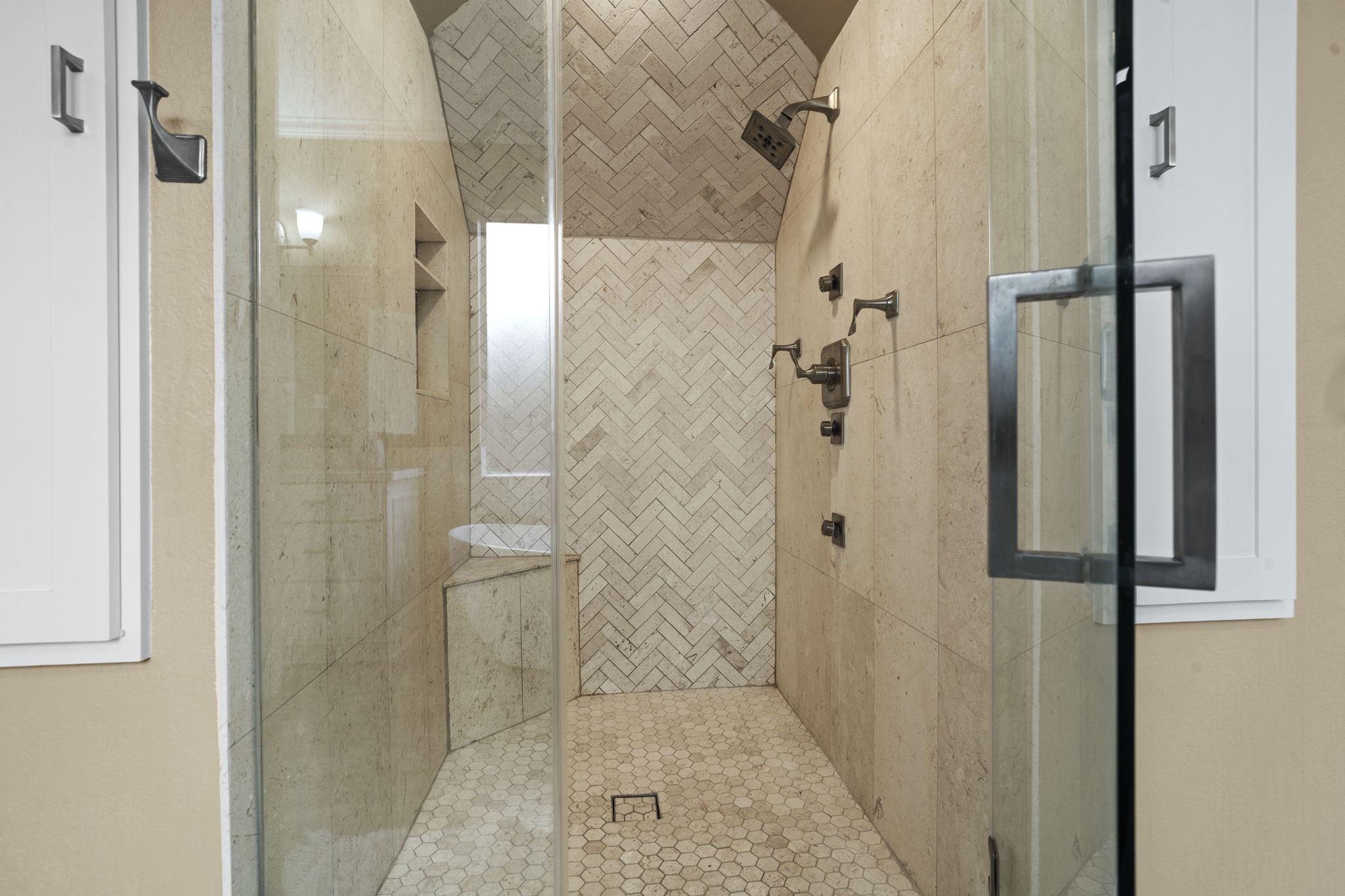 3406 Long Barrow Lane Property Photo 15