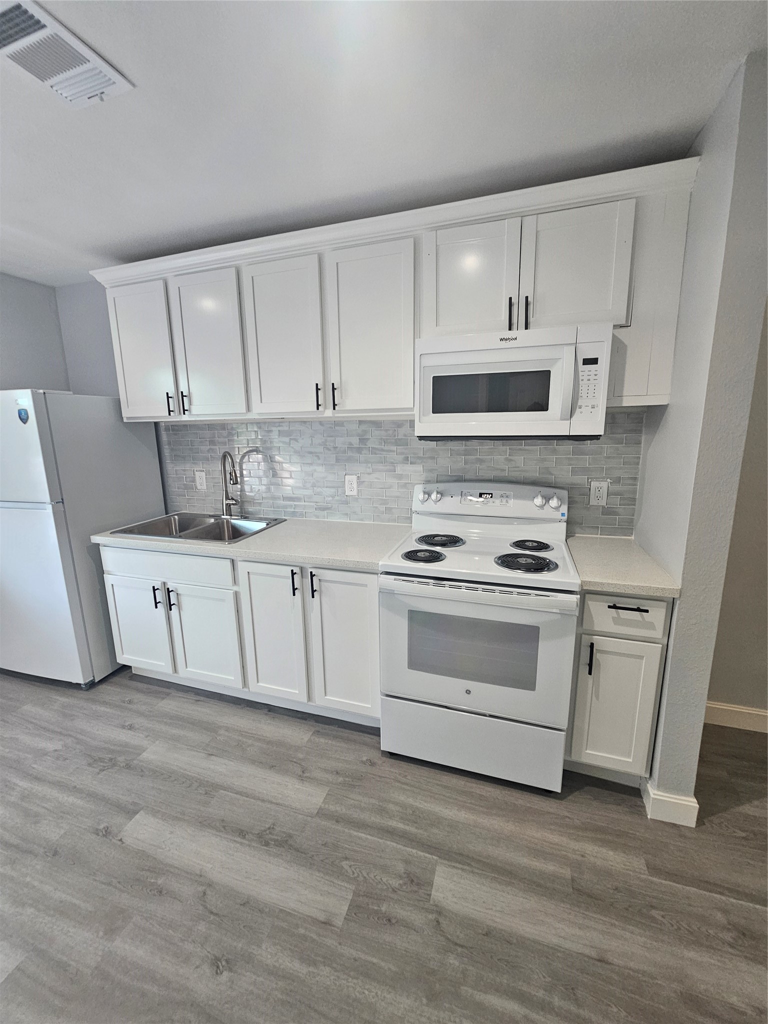 4724 4th Units B,c,d,e Street Property Photo 2