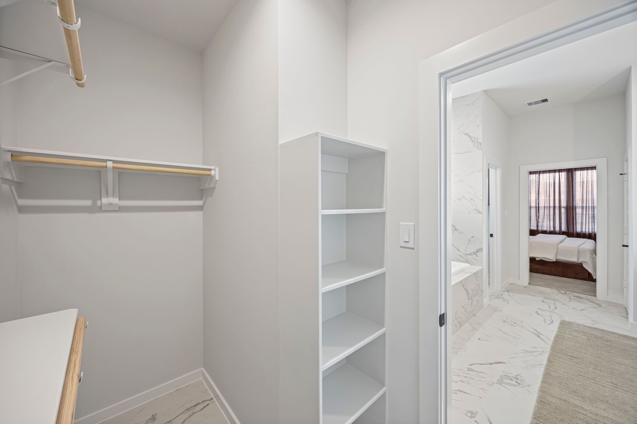 521 Hillwood Heights Drive Property Photo 33
