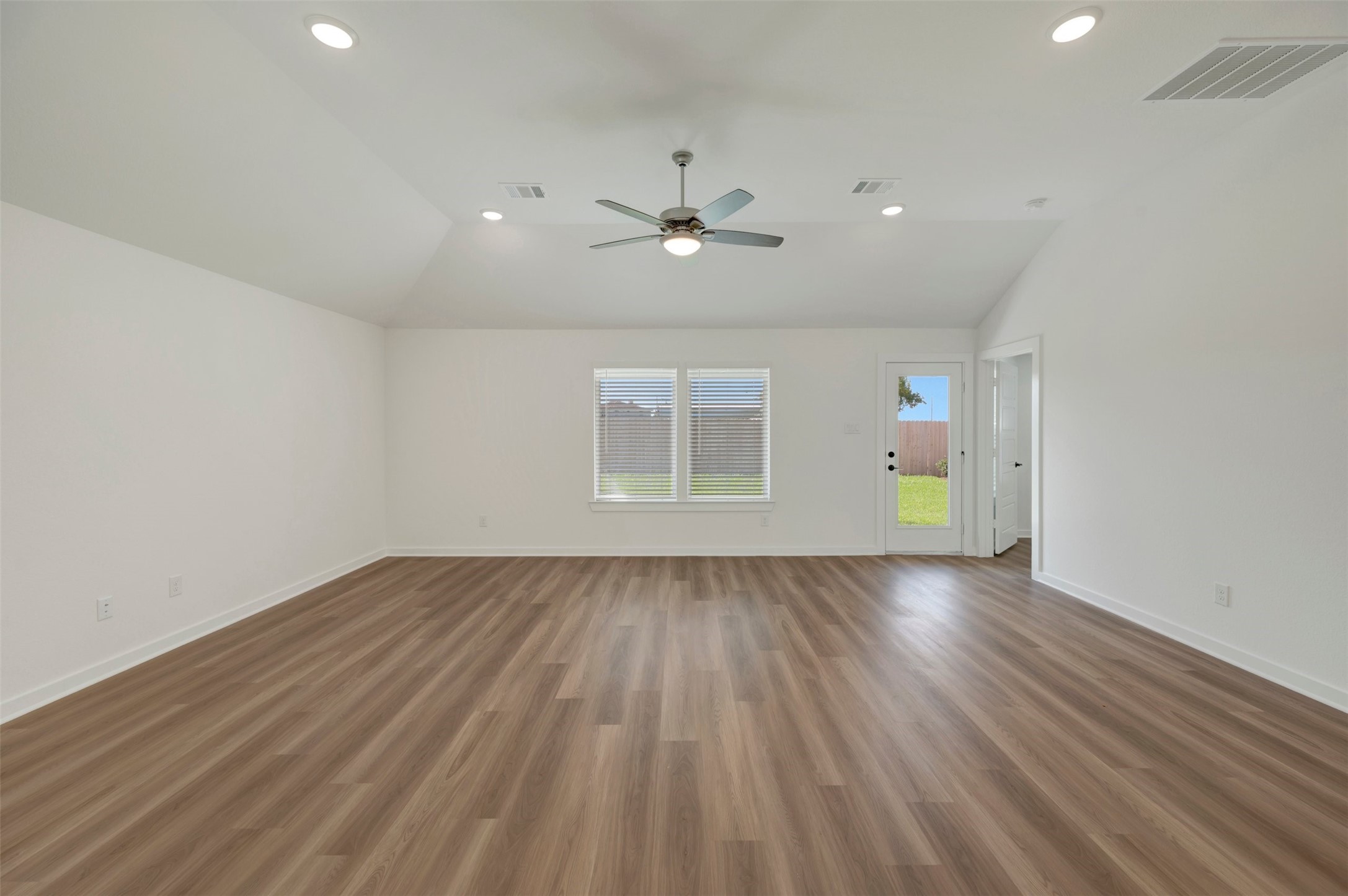 32215 Morning Luster Court Property Photo 6