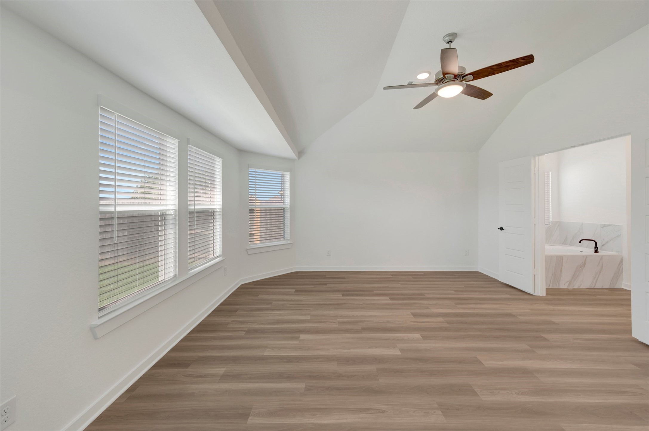 32215 Morning Luster Court Property Photo 11