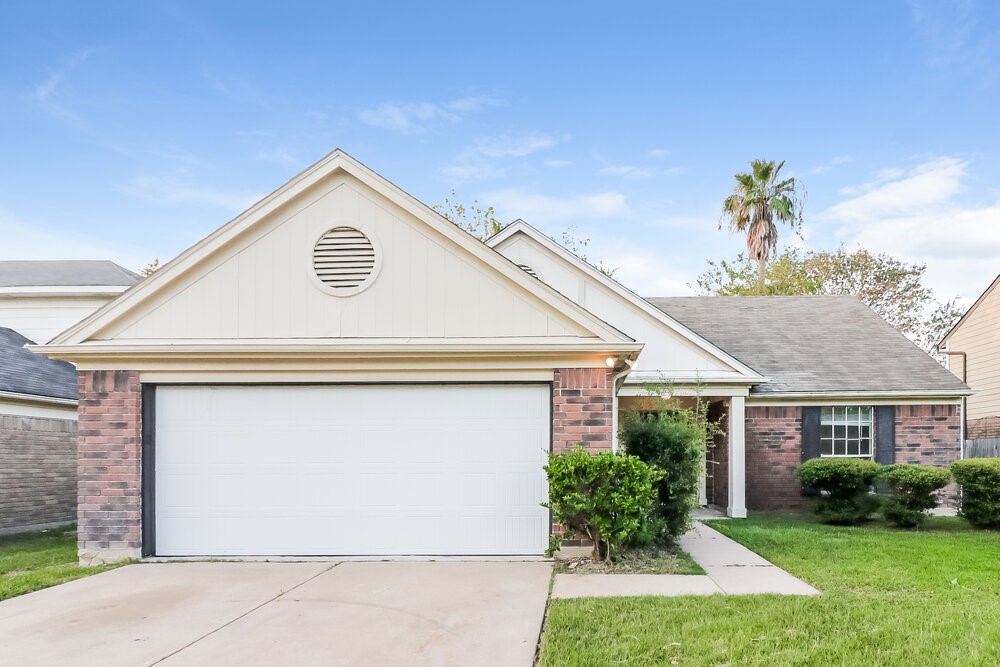 1602 Clear Valley Drive Property Photo 1