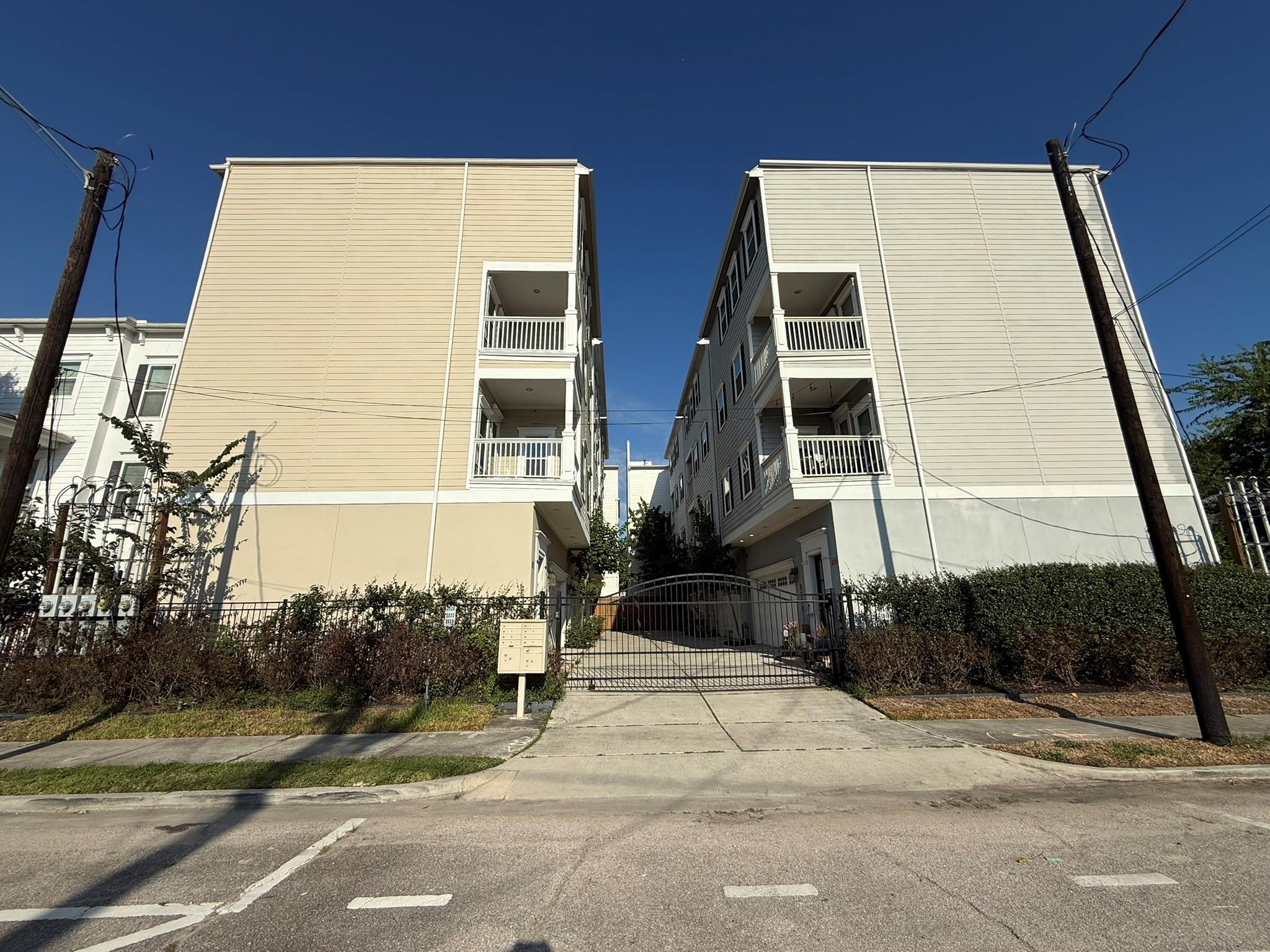 2524 Hutchins Street, Houston Tx 77004 Property Photo 1