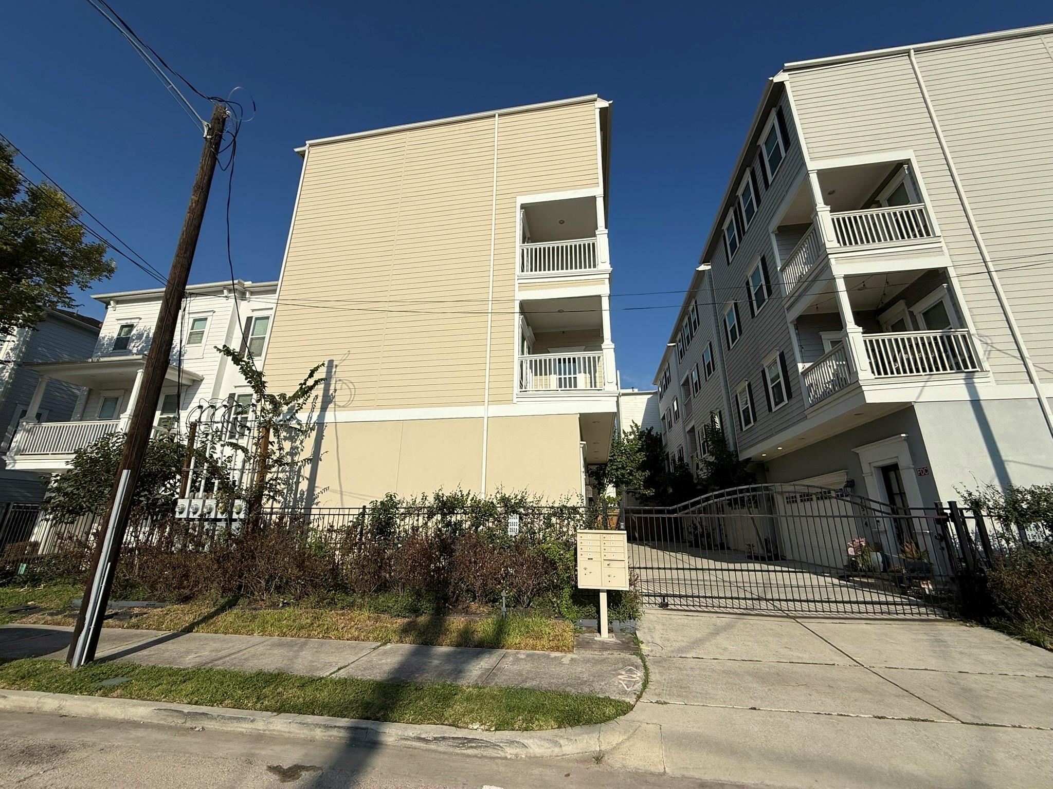2524 Hutchins Street Property Photo 7