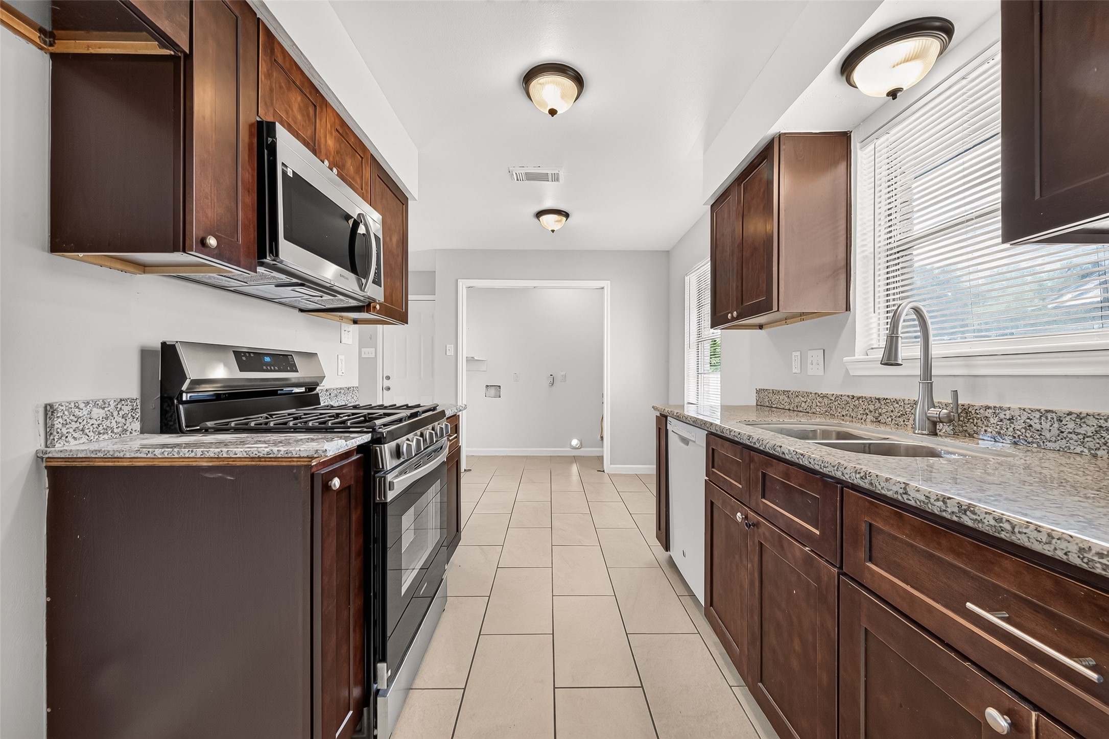 7214 Tours Street Property Photo 11