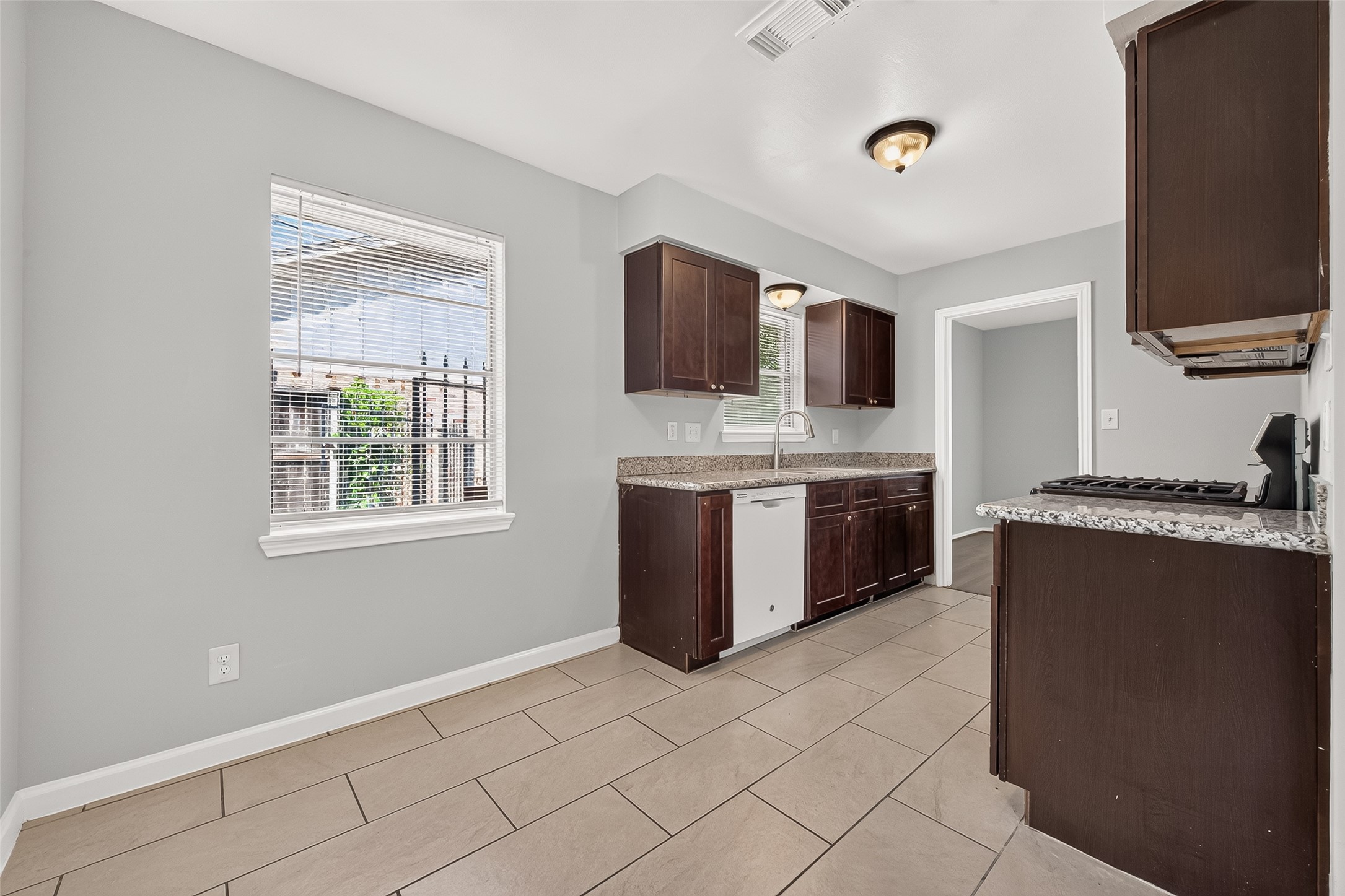 7214 Tours Street Property Photo 14