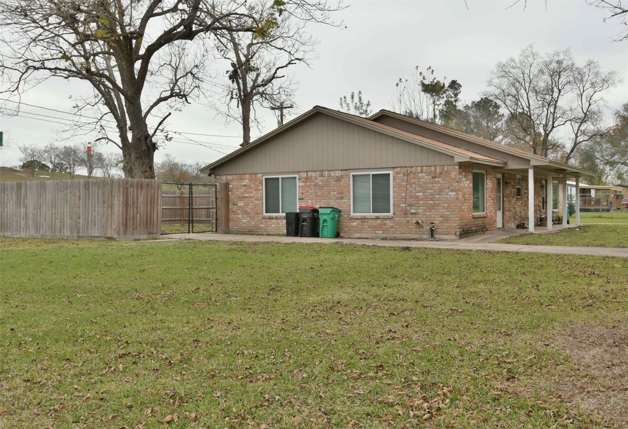 904 Mabry Road Property Photo 2