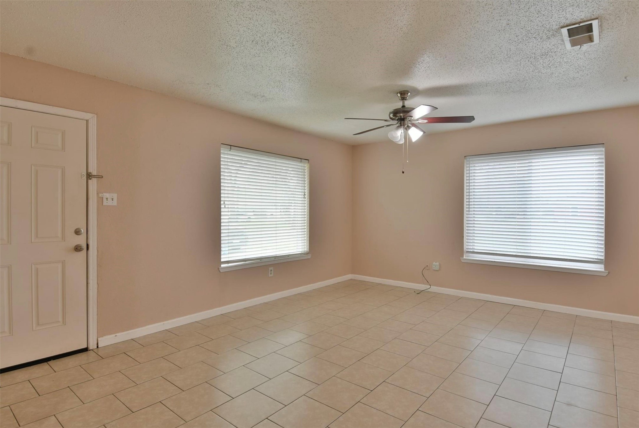 904 Mabry Road Property Photo 4