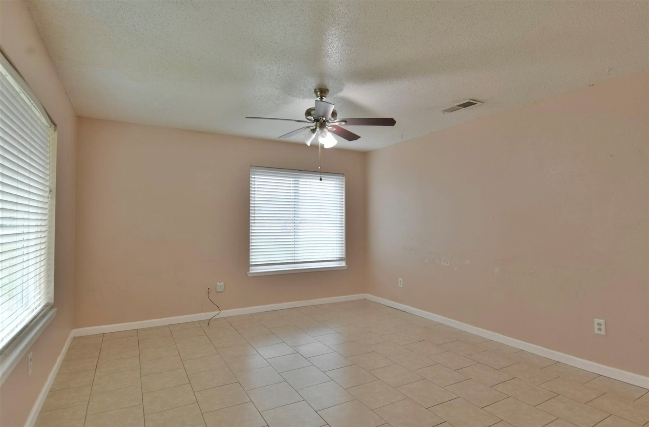 904 Mabry Road Property Photo 5