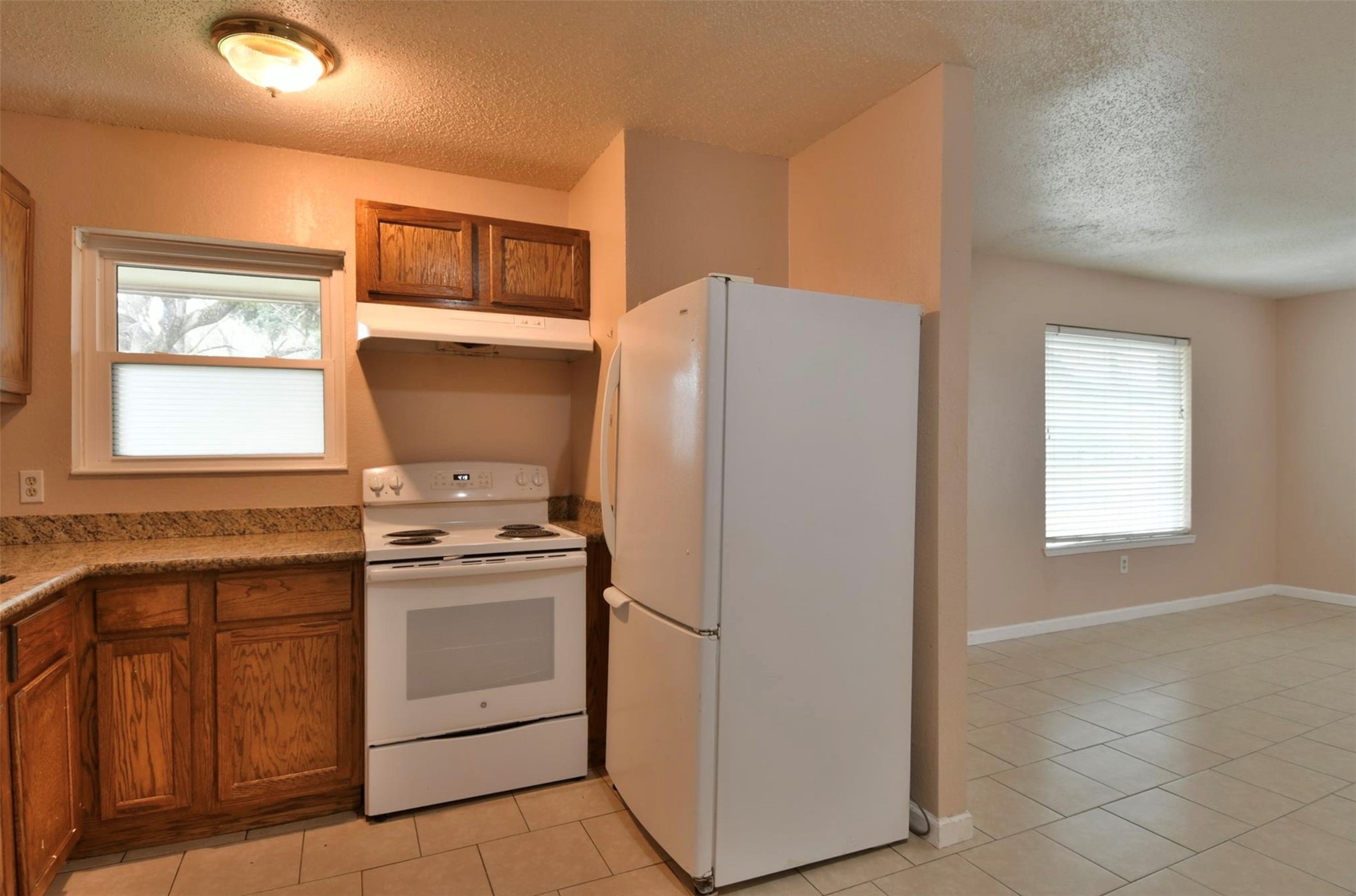 904 Mabry Road Property Photo 7