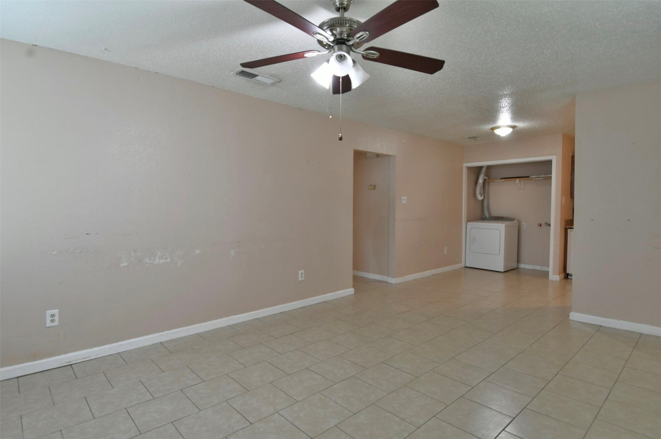904 Mabry Road Property Photo 8