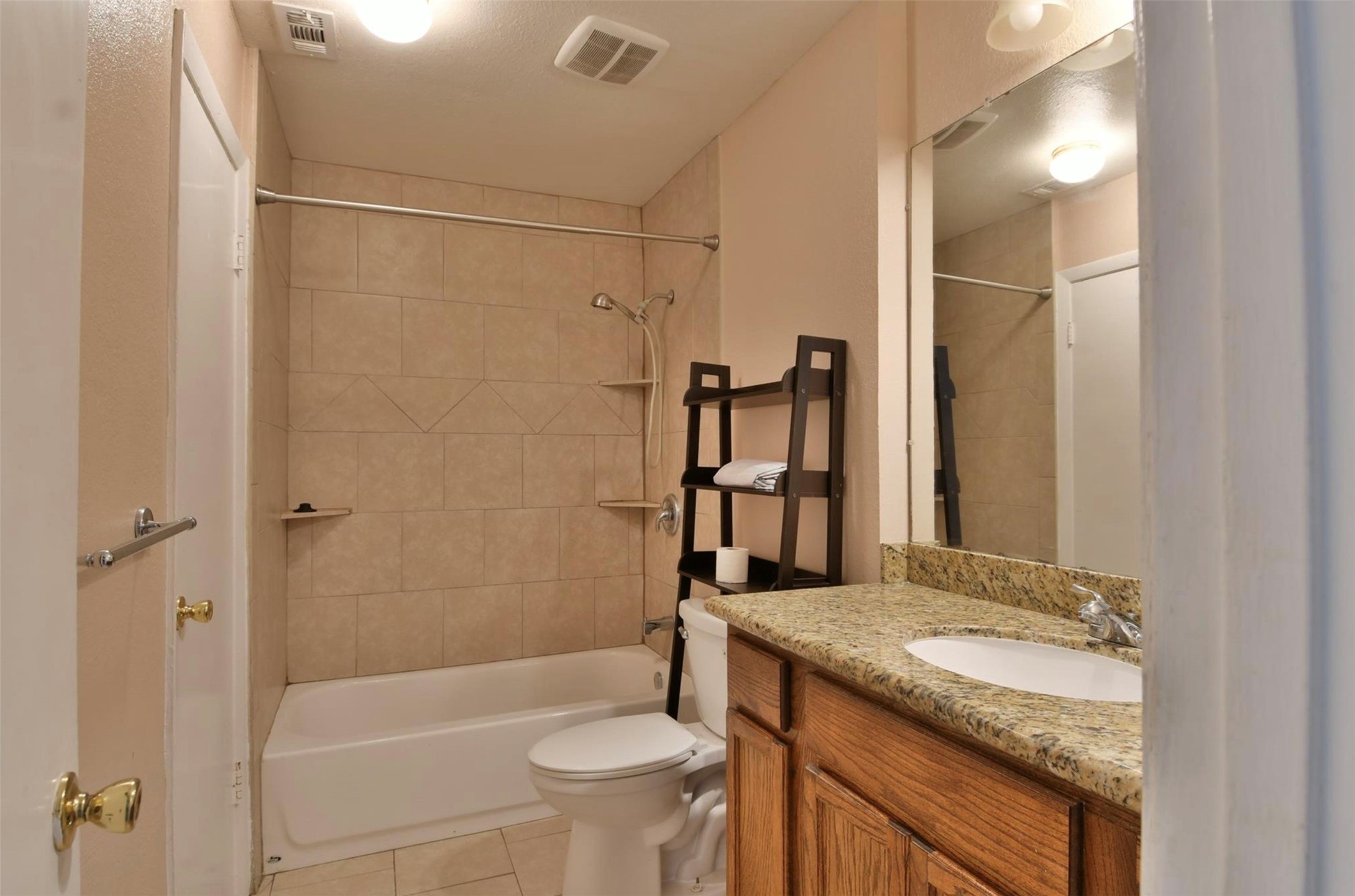 904 Mabry Road Property Photo 11