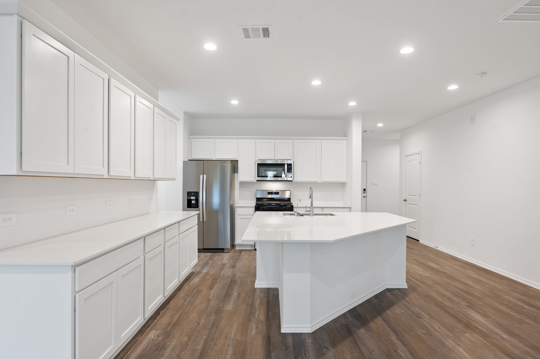 3085 Emerald Ocean Drive Property Photo 15