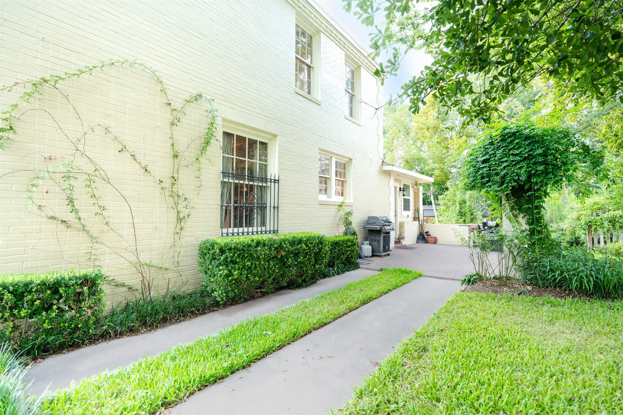 403 Dudley Street Property Photo 39