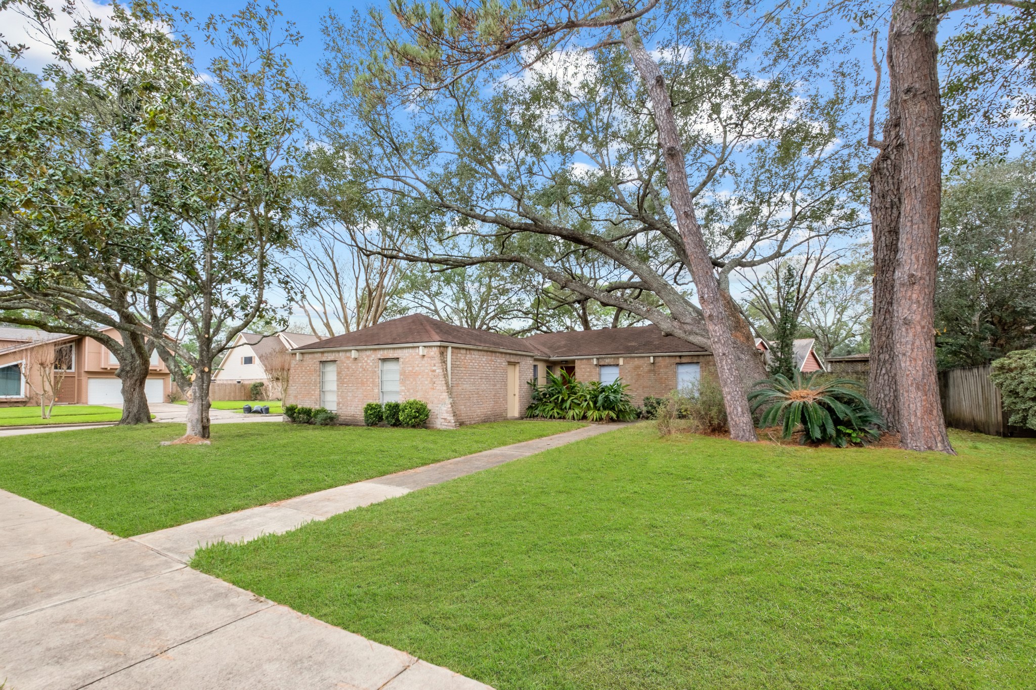 2922 Hunters Glen Drive Property Photo 1
