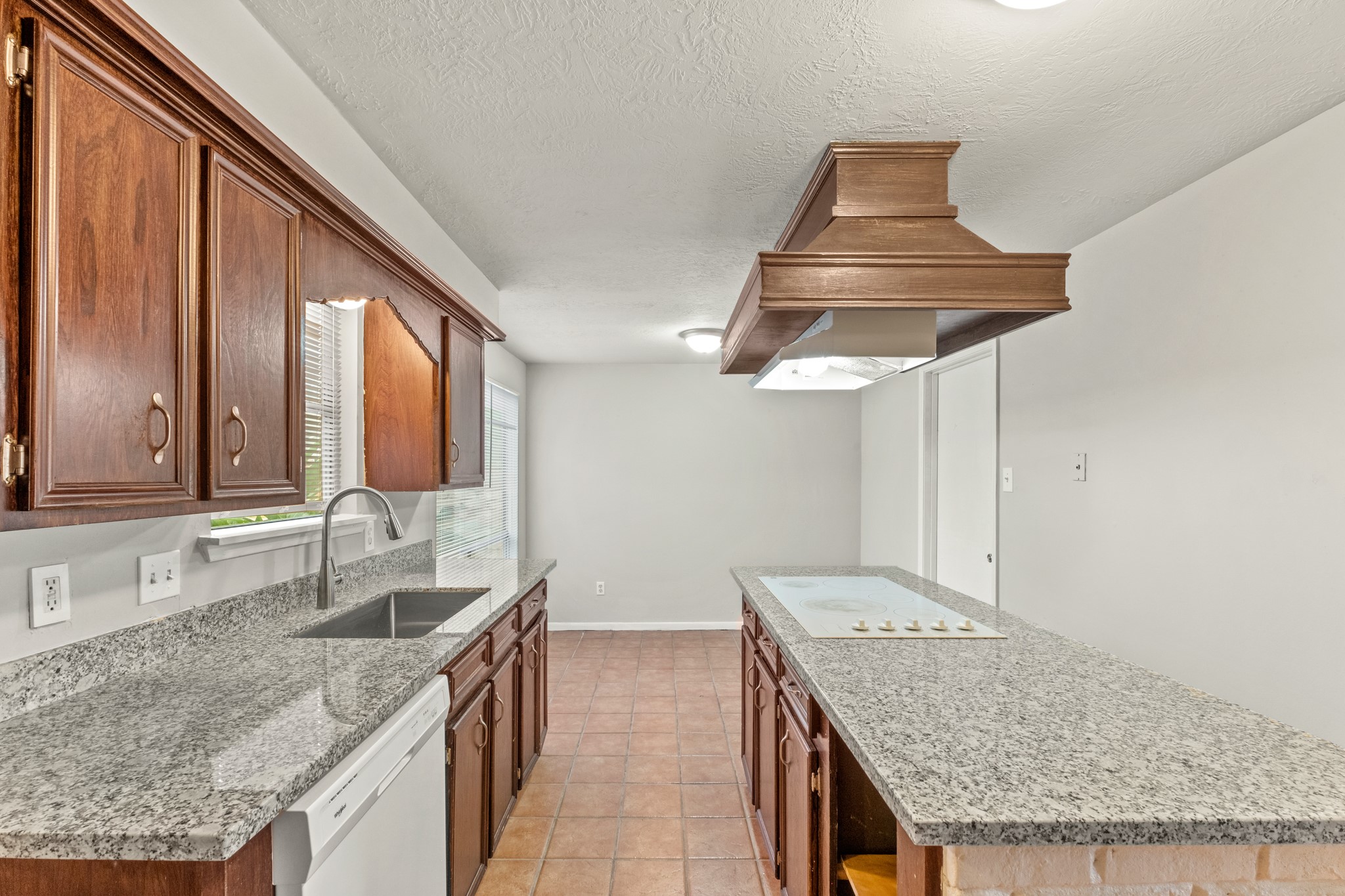 2922 Hunters Glen Drive Property Photo 2
