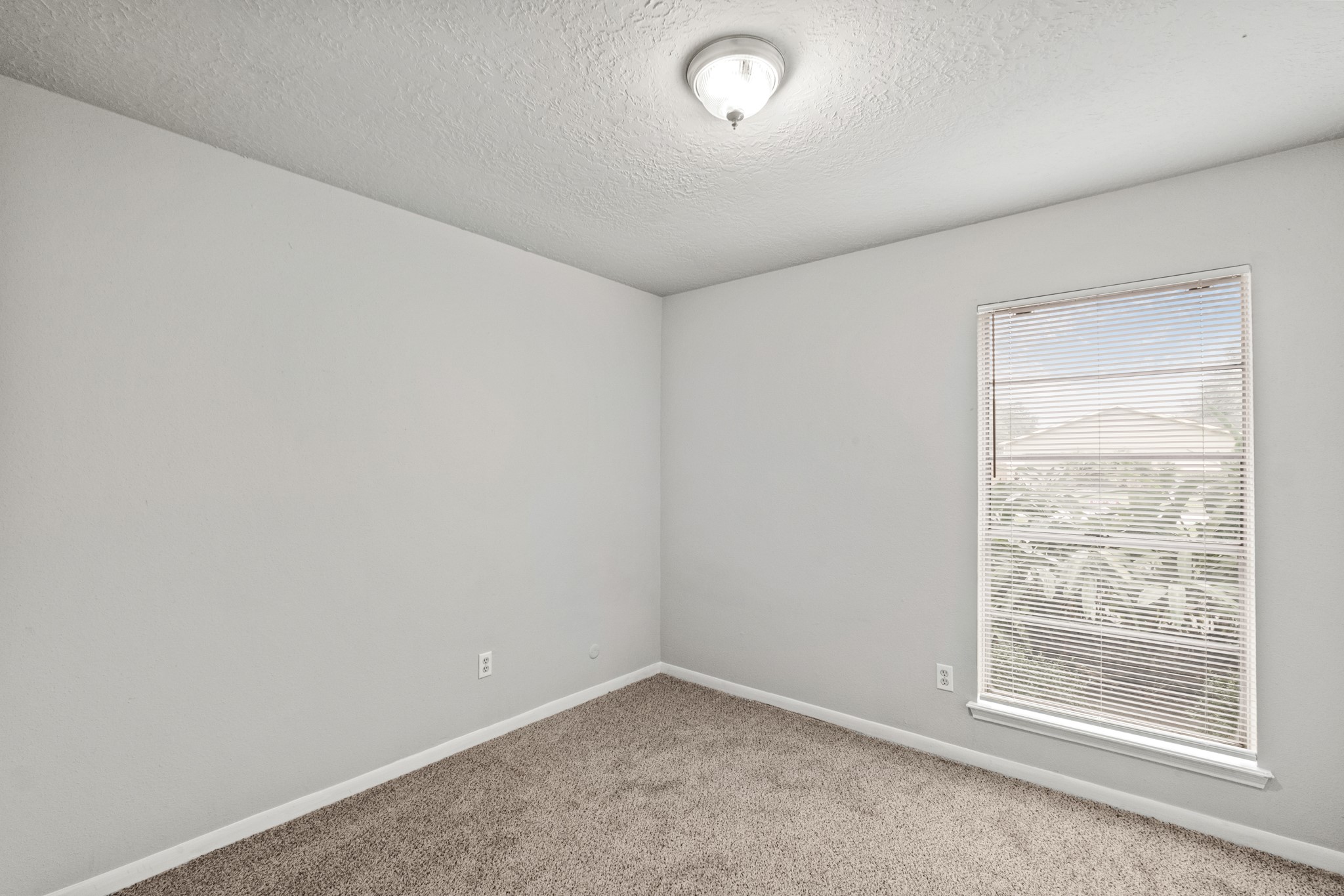 2922 Hunters Glen Drive Property Photo 6