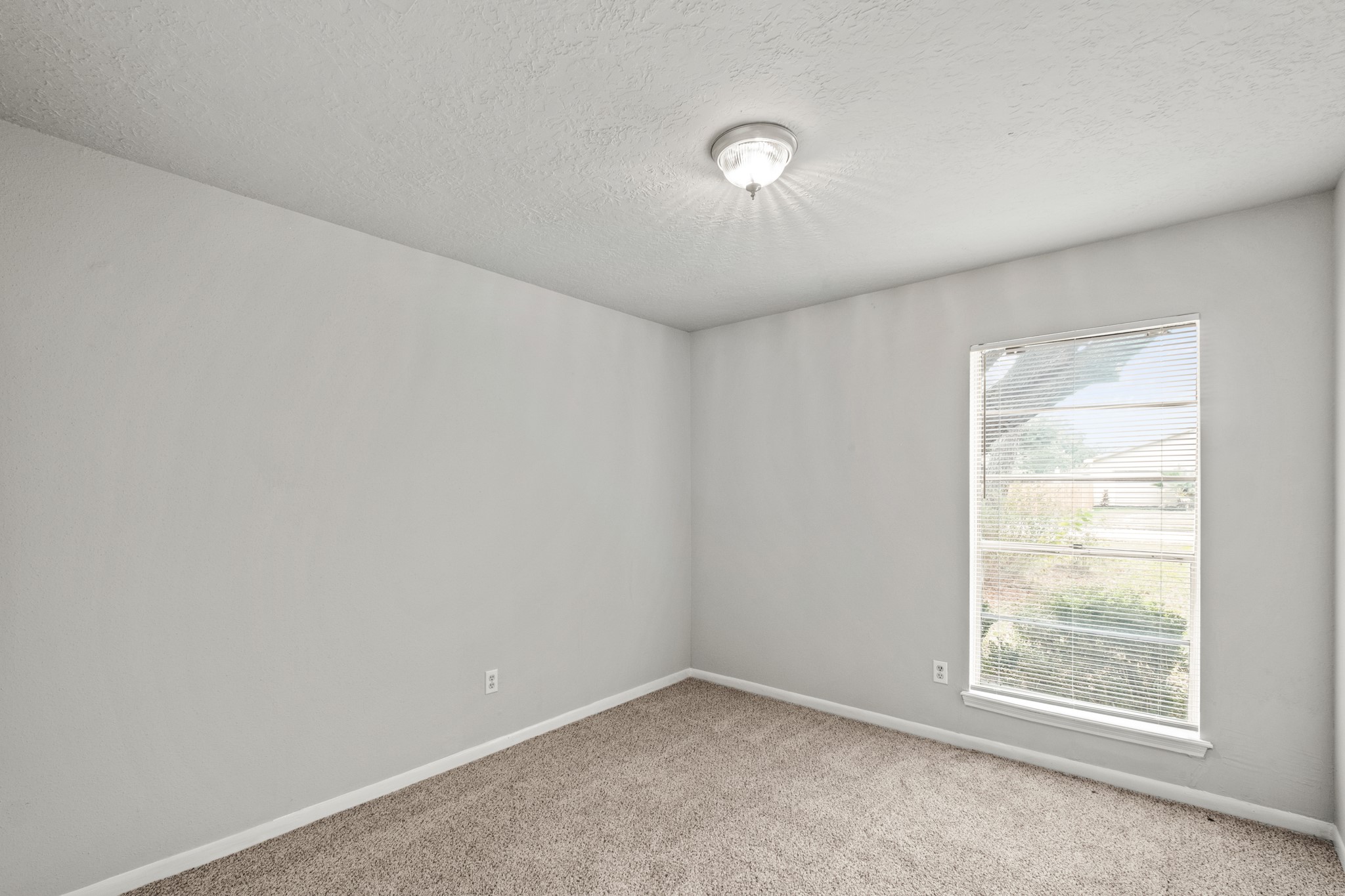 2922 Hunters Glen Drive Property Photo 7