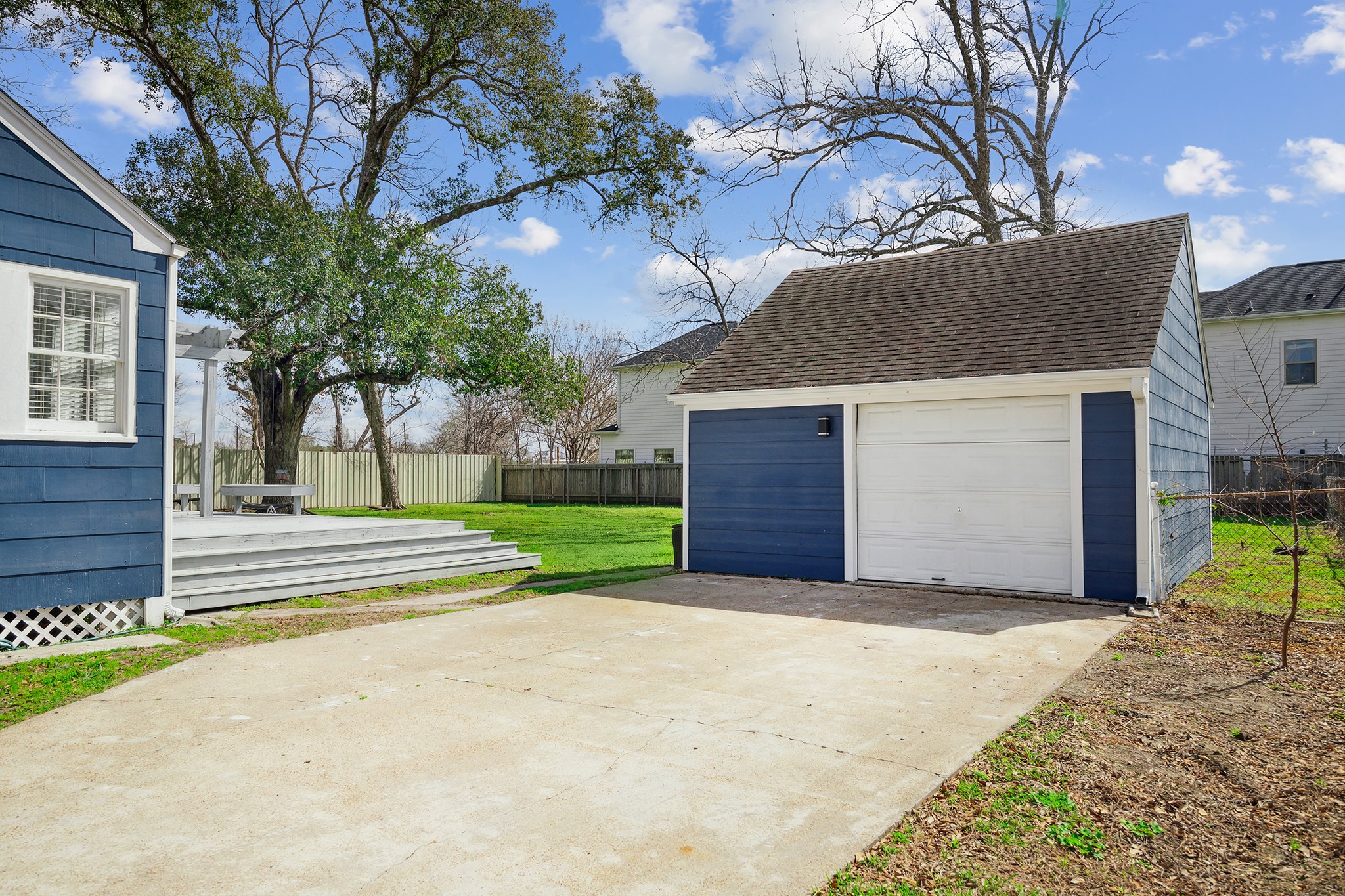 801 Woodcrest Drive Property Photo 17