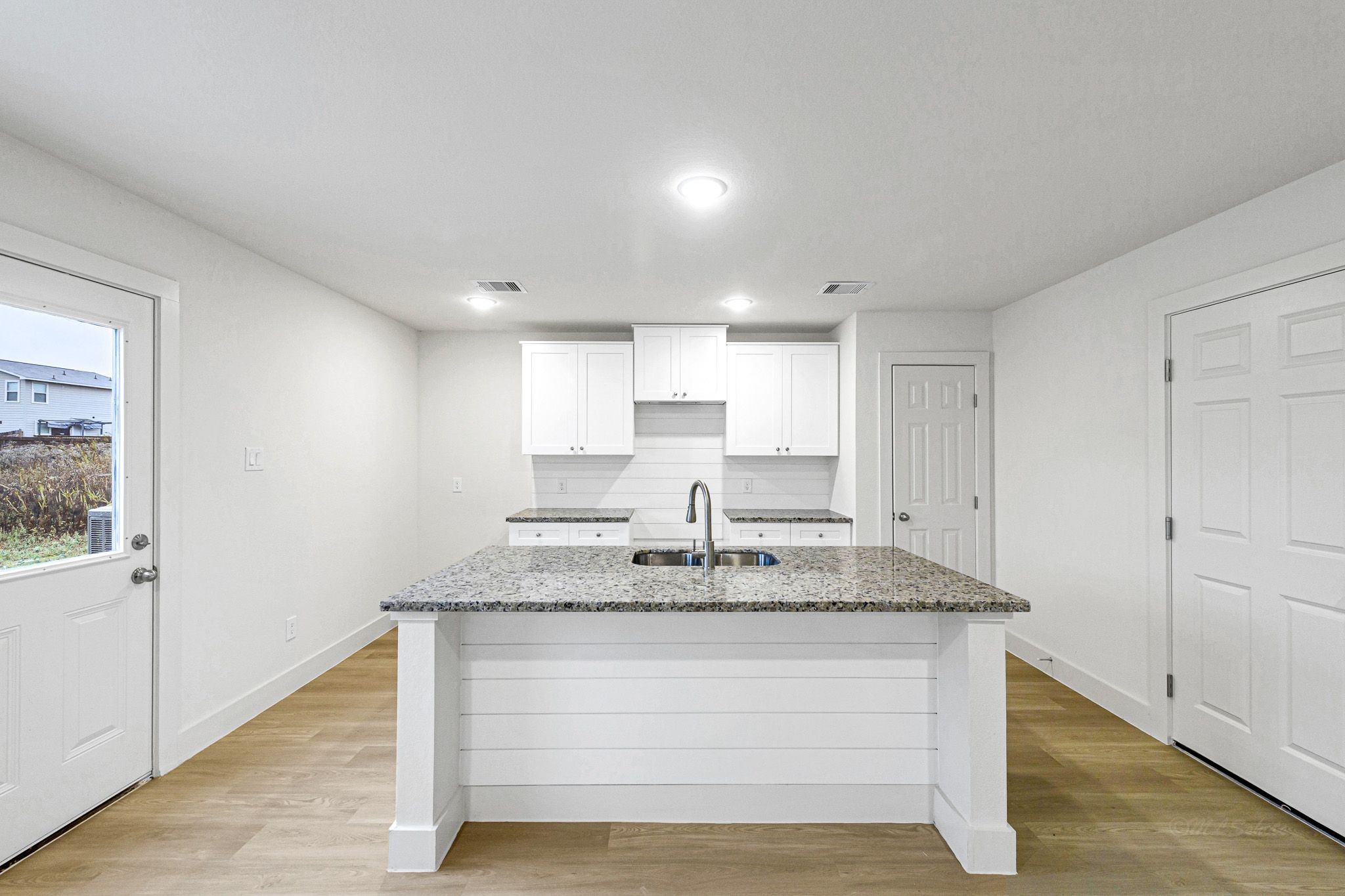 1005 20th Street Property Photo 8