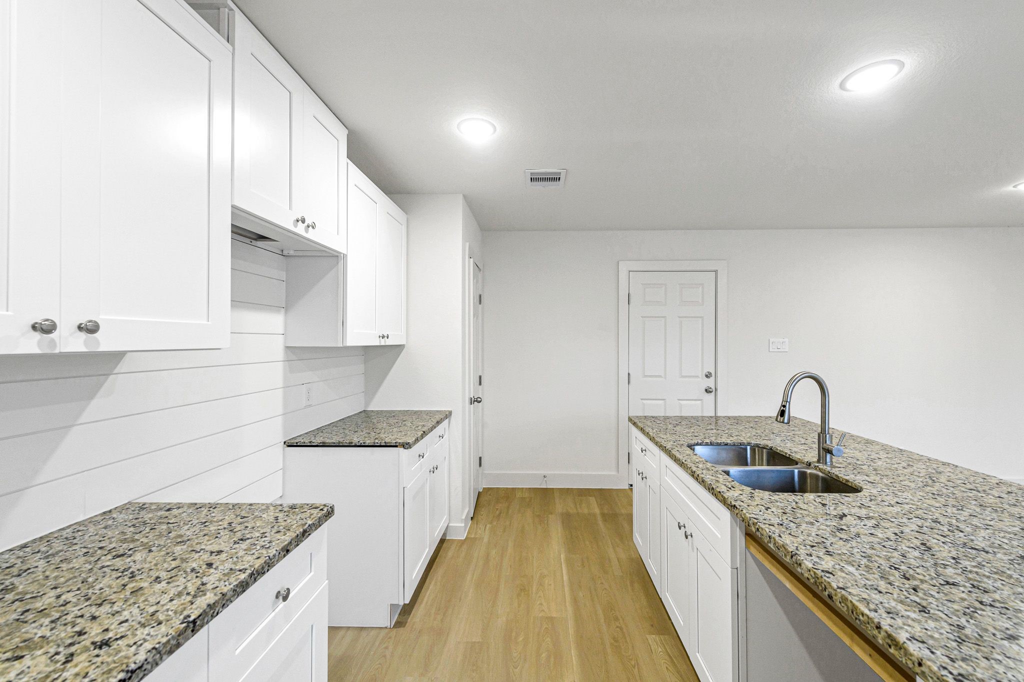 1005 20th Street Property Photo 9