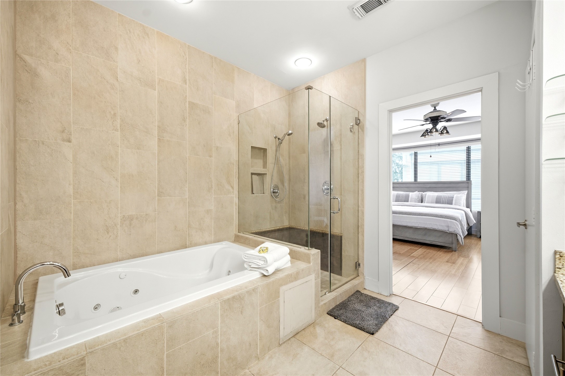 1415 Bonnie Brae Street E Property Photo 15