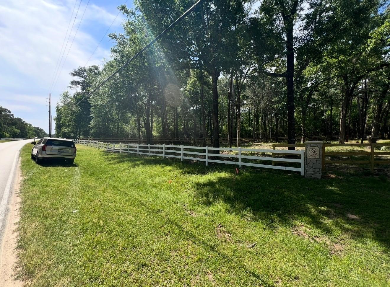 11313 Lake Forest Drive Property Photo 3