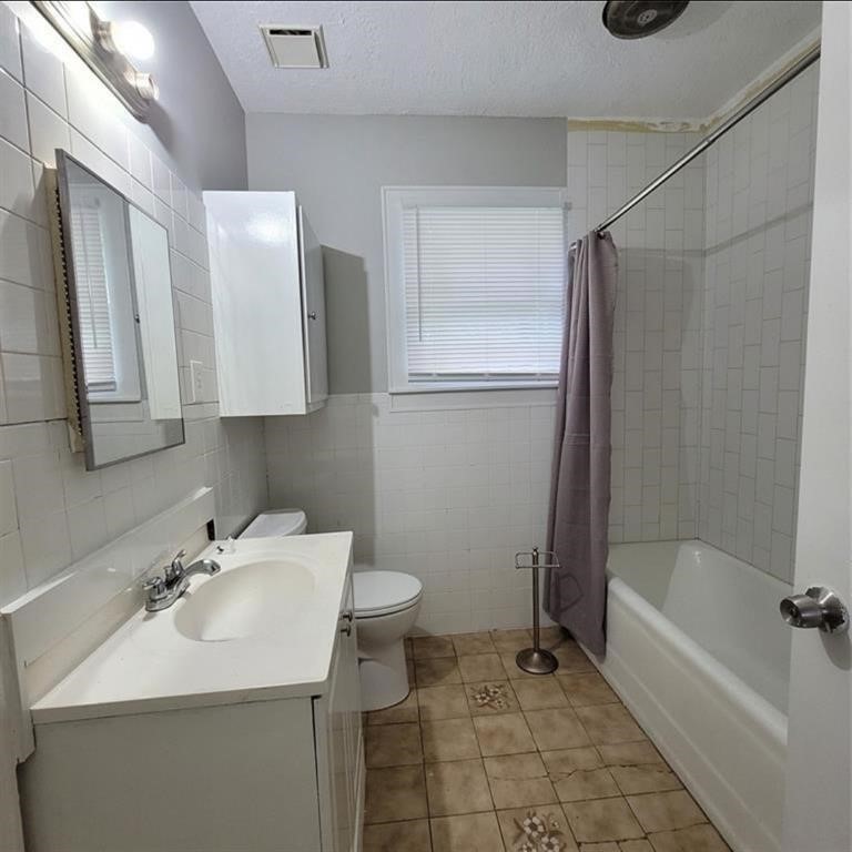 522 Aron Street Property Photo 3