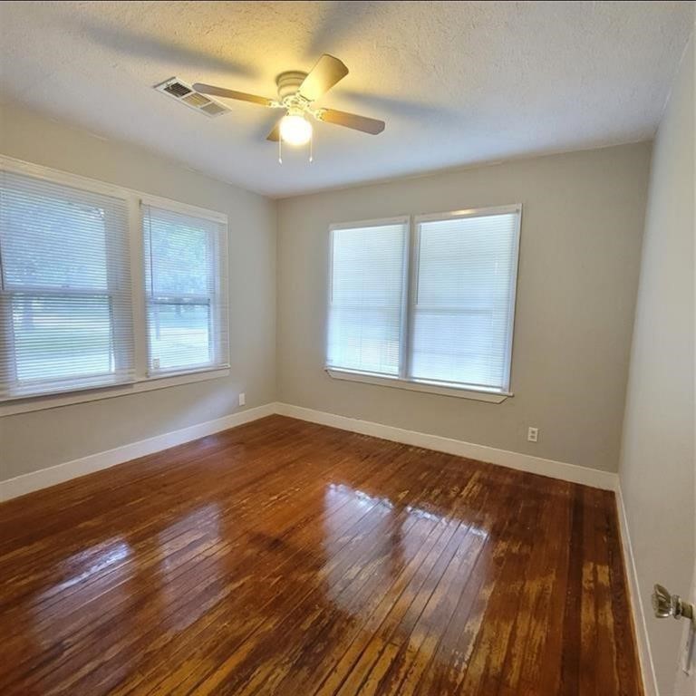 522 Aron Street Property Photo 8