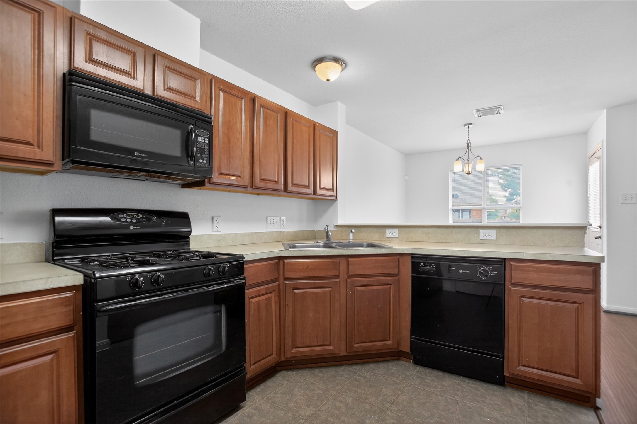 1618 Grable Cove Lane Property Photo 12